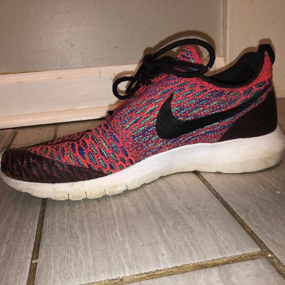 Nike Roshe Tennis Shoes - Picture 3 of 8